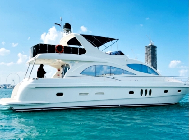 MAJESTY 70FT Front